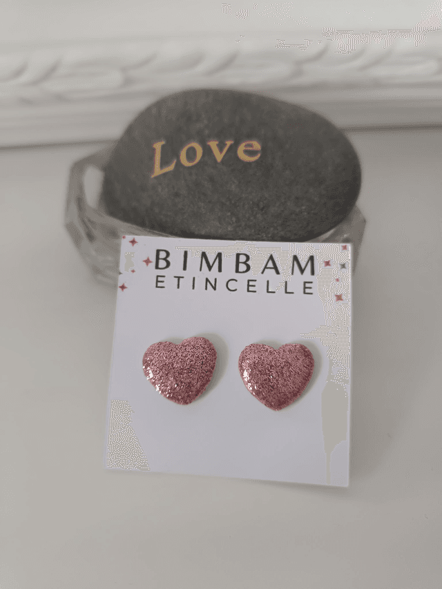 Clous d&#039;oreilles &quot;petit cœur&quot; rose pailleté
